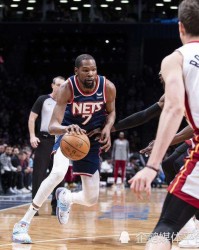  杜兰特复出砍40分，篮网逆转尼克斯  