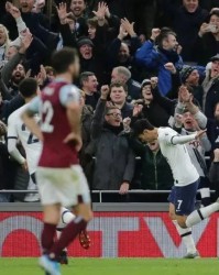  阿德耶米长途奔袭入选周最佳进球