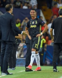  拉齐奥争议红牌引发赛后主帅激烈抗议  