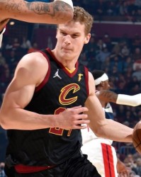  爵士马尔卡宁三分命中率联盟第一  