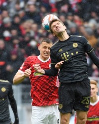  卡尔斯鲁厄年轻门将神勇德甲扑救次数居首