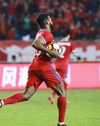  尼姆防守反击踢法成熟，客场擒获宝贵一分