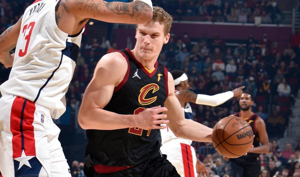  爵士马尔卡宁三分命中率联盟第一  